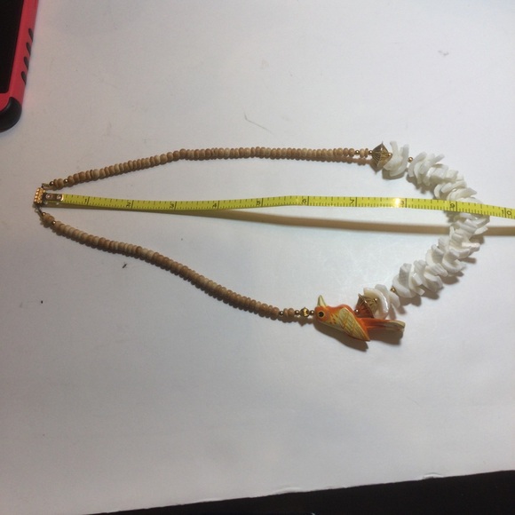 VTG Shell & Wooden Bead Necklace With Hand Carved Wooden Parrot - Picture 9 of 10